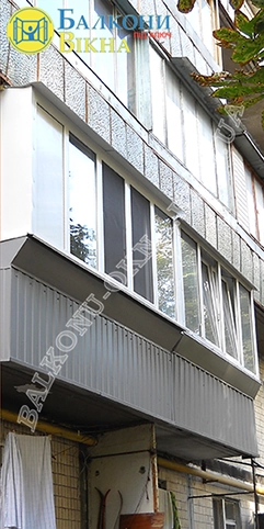 Наружная обшивка балкона профнастилом